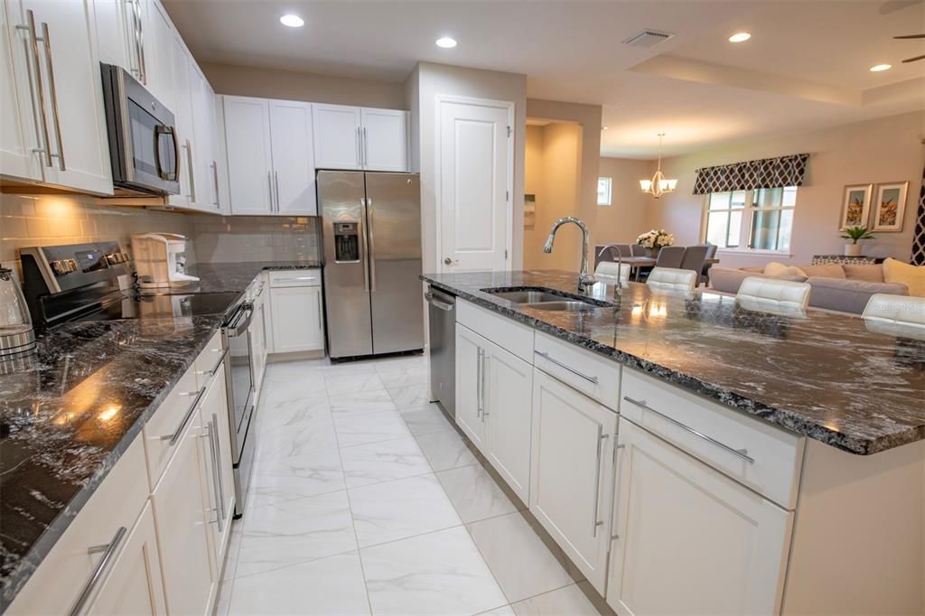 待售: $549,000 (3 贝兹, 3 浴室, 2350 平方英尺)