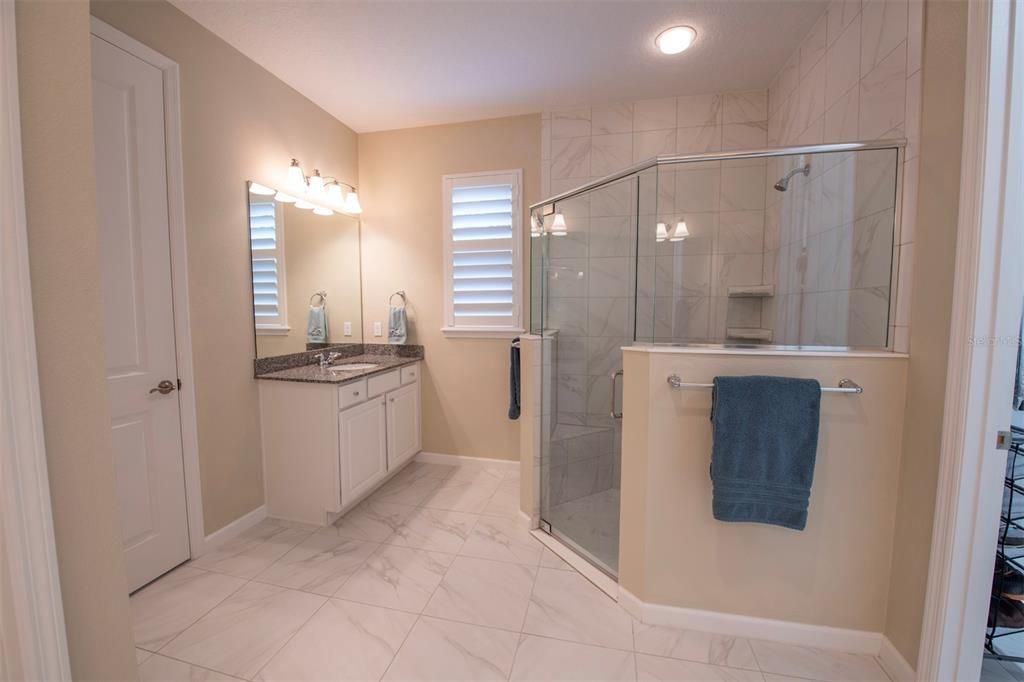 待售: $549,000 (3 贝兹, 3 浴室, 2350 平方英尺)