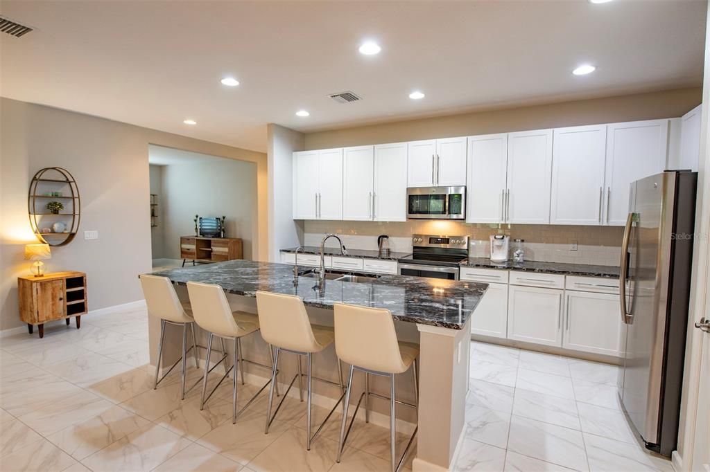 待售: $549,000 (3 贝兹, 3 浴室, 2350 平方英尺)