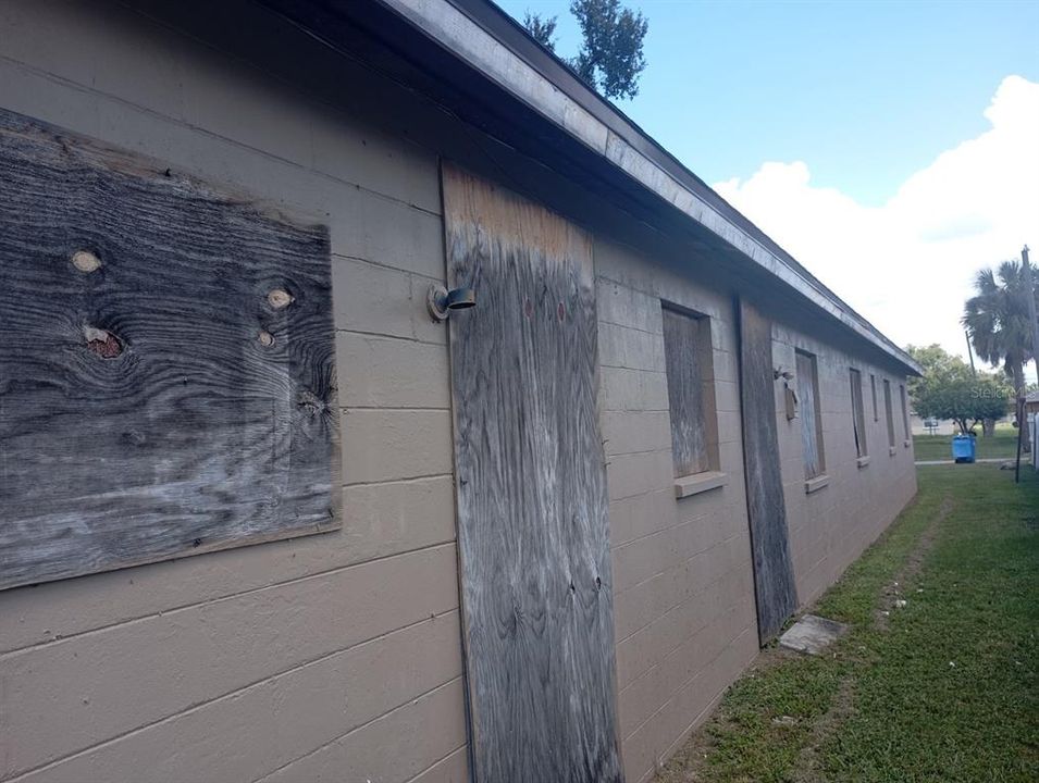 На продажу: $230,000 (9 спален, 0 ванн, 2100 Квадратных фут)