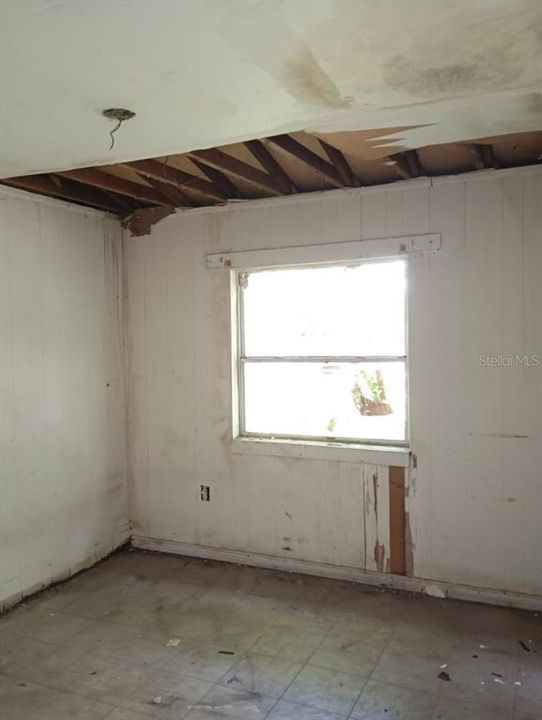 На продажу: $230,000 (9 спален, 0 ванн, 2100 Квадратных фут)