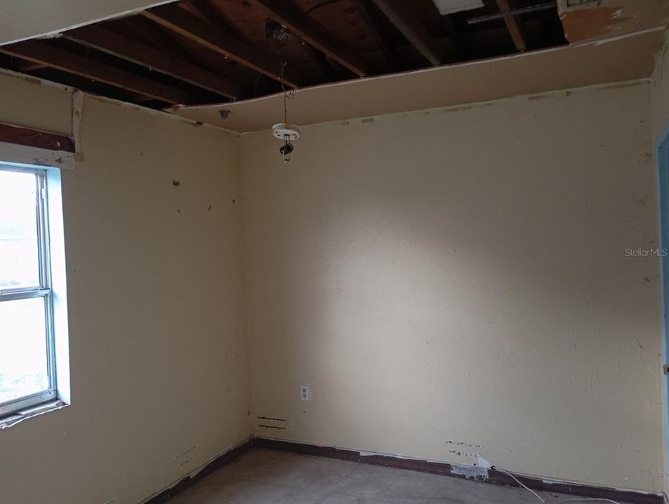 На продажу: $230,000 (9 спален, 0 ванн, 2100 Квадратных фут)