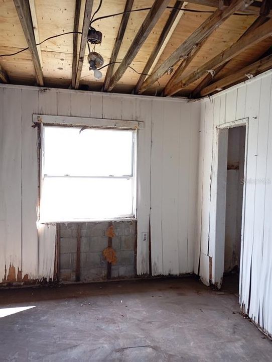 На продажу: $230,000 (9 спален, 0 ванн, 2100 Квадратных фут)