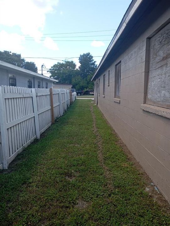 На продажу: $230,000 (9 спален, 0 ванн, 2100 Квадратных фут)