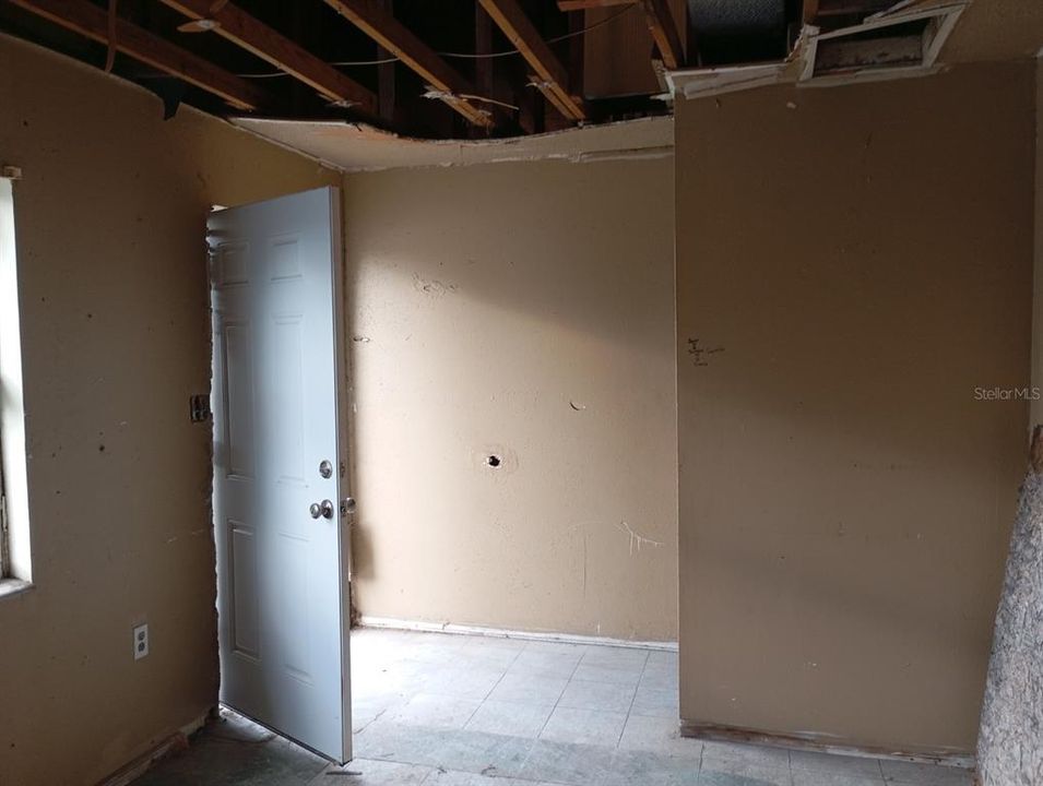 На продажу: $230,000 (9 спален, 0 ванн, 2100 Квадратных фут)