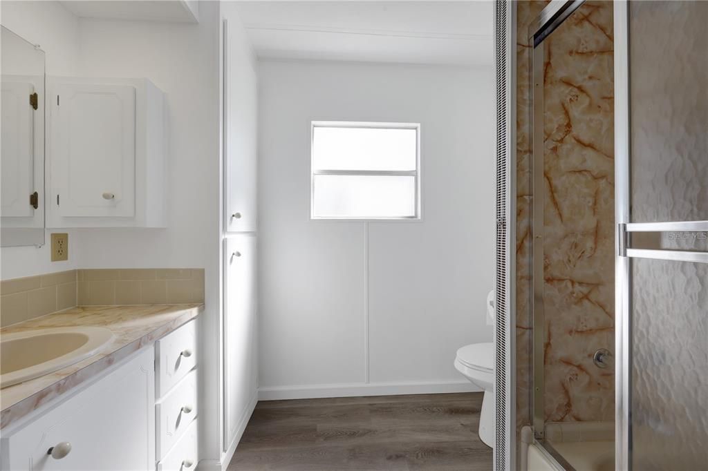 For Sale: $159,000 (2 beds, 2 baths, 1056 Square Feet)