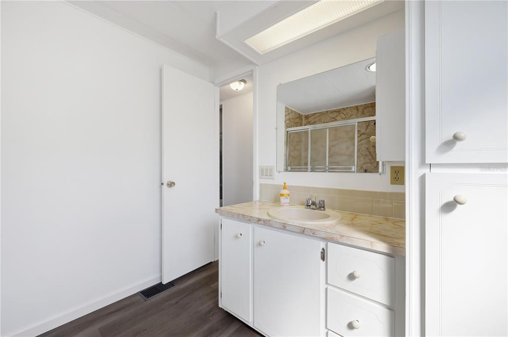 For Sale: $159,000 (2 beds, 2 baths, 1056 Square Feet)