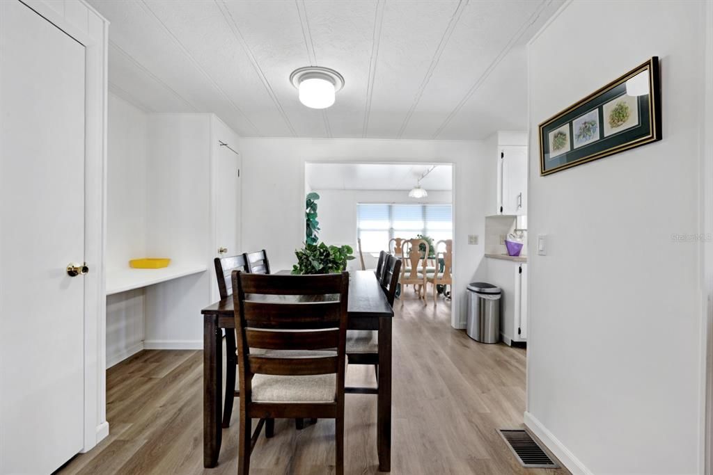 For Sale: $159,000 (2 beds, 2 baths, 1056 Square Feet)