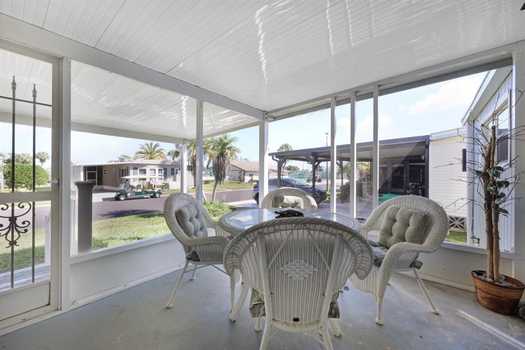 For Sale: $159,000 (2 beds, 2 baths, 1056 Square Feet)