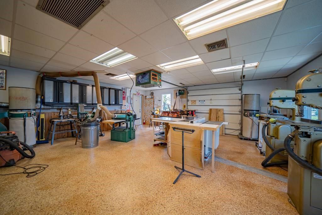 For Sale: $159,000 (2 beds, 2 baths, 1056 Square Feet)