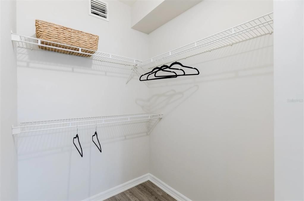 For Rent: $1,999 (2 beds, 2 baths, 1085 Square Feet)