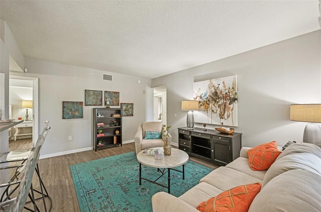 For Rent: $1,999 (2 beds, 2 baths, 1085 Square Feet)