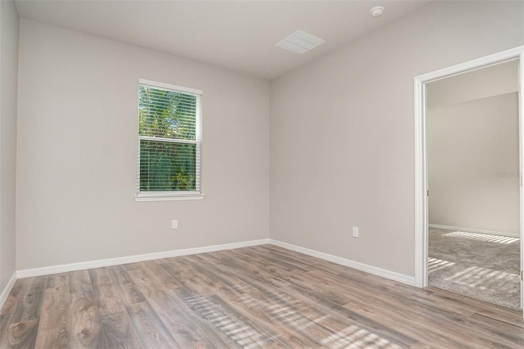 Activo con contrato: $329,900 (3 camas, 2 baños, 1551 Pies cuadrados)