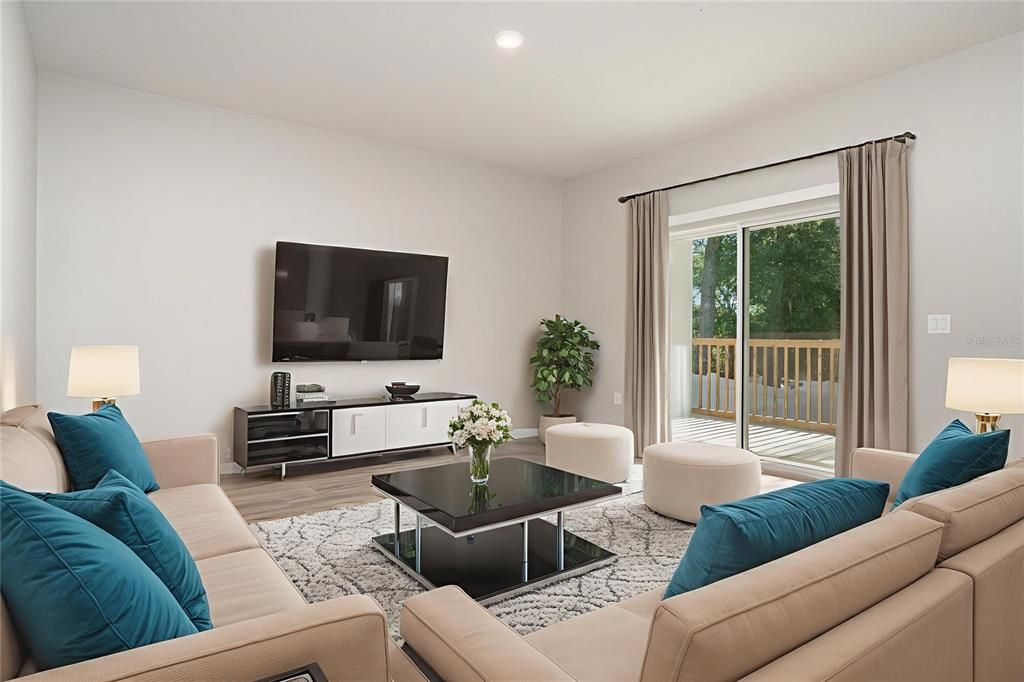 Activo con contrato: $329,900 (3 camas, 2 baños, 1551 Pies cuadrados)