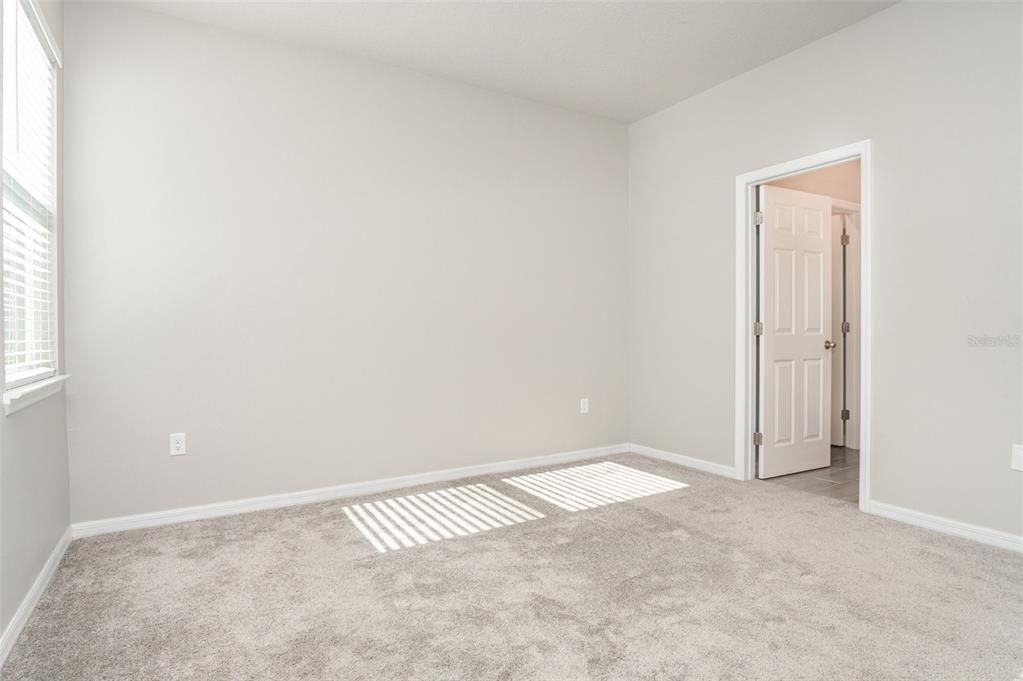 Activo con contrato: $329,900 (3 camas, 2 baños, 1551 Pies cuadrados)