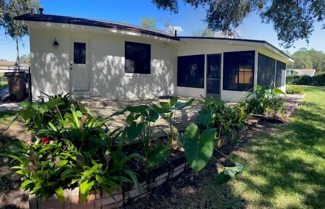 For Sale: $318,900 (3 beds, 2 baths, 2126 Square Feet)