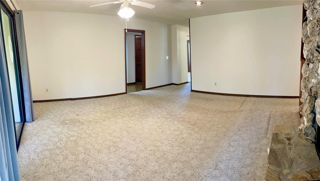 For Sale: $318,900 (3 beds, 2 baths, 2126 Square Feet)