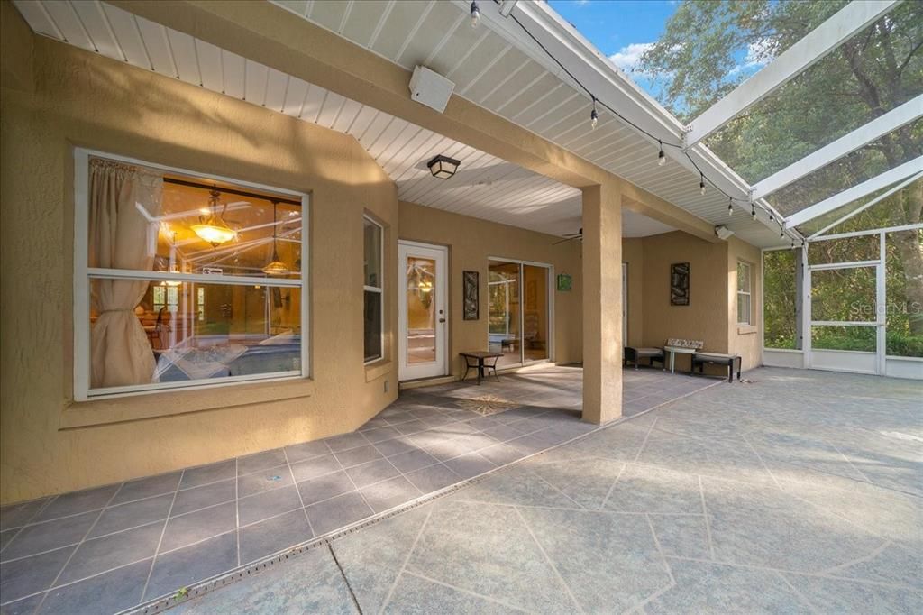 En Venta: $764,900 (4 camas, 3 baños, 2639 Pies cuadrados)