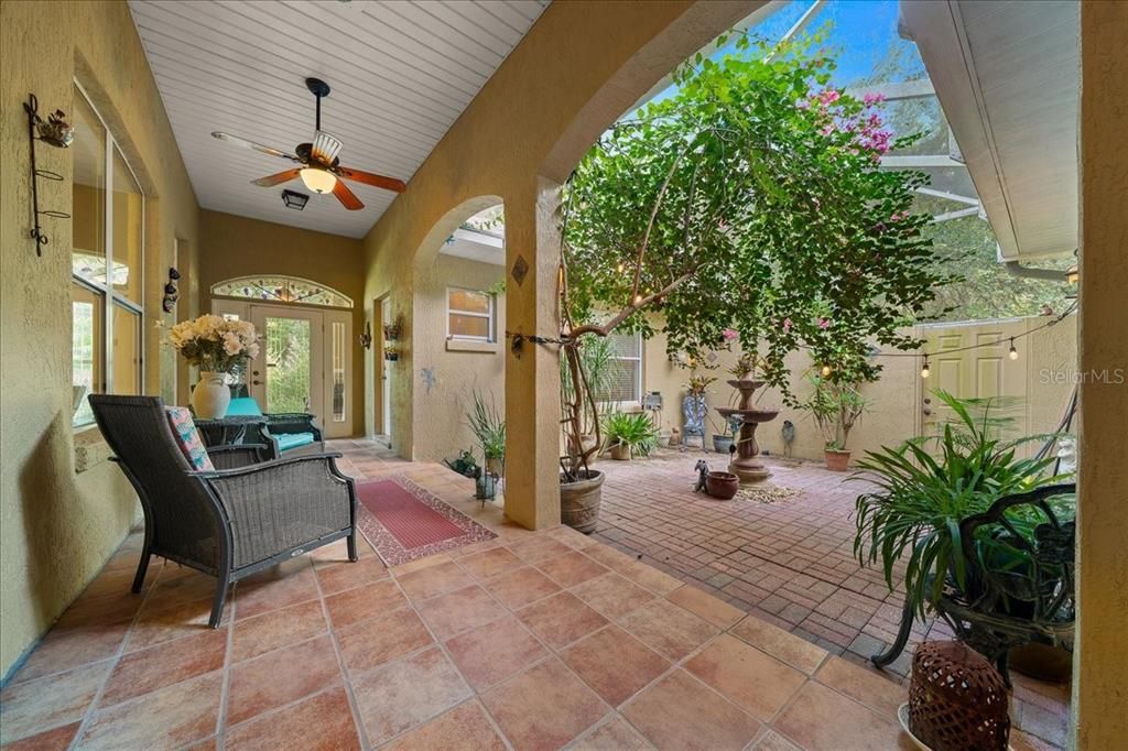 En Venta: $764,900 (4 camas, 3 baños, 2639 Pies cuadrados)