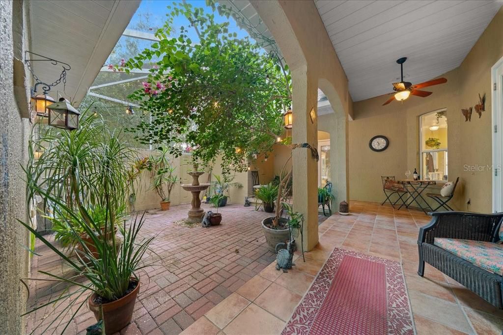 En Venta: $764,900 (4 camas, 3 baños, 2639 Pies cuadrados)