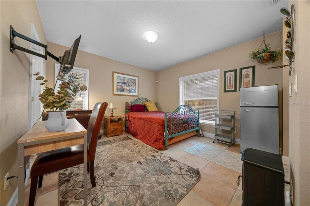 En Venta: $764,900 (4 camas, 3 baños, 2639 Pies cuadrados)