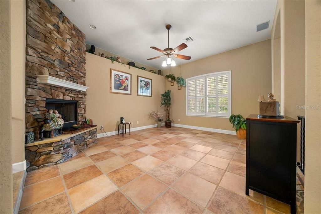 En Venta: $764,900 (4 camas, 3 baños, 2639 Pies cuadrados)