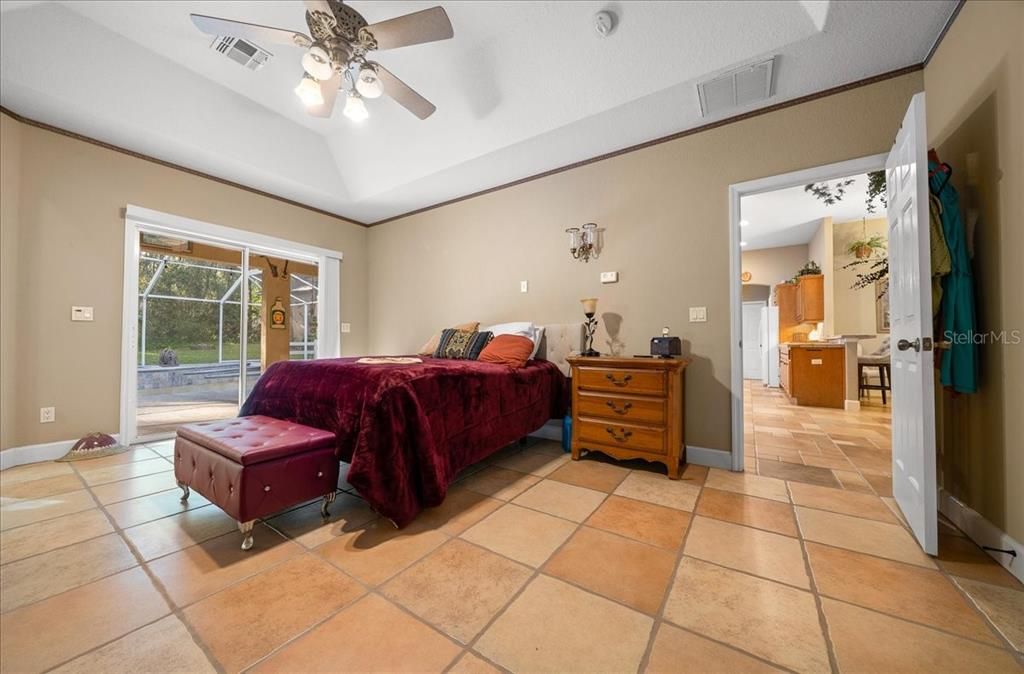 En Venta: $764,900 (4 camas, 3 baños, 2639 Pies cuadrados)