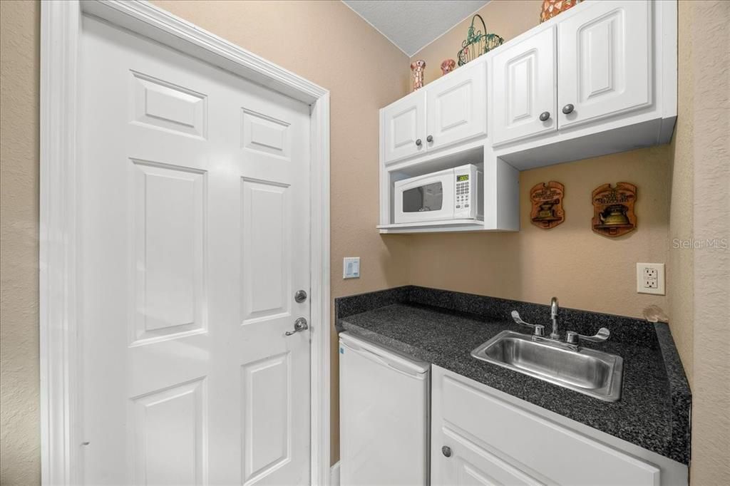 En Venta: $764,900 (4 camas, 3 baños, 2639 Pies cuadrados)