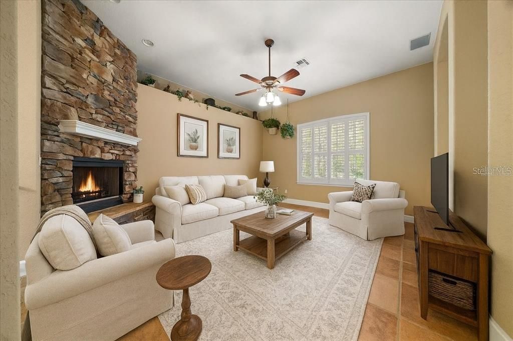 En Venta: $764,900 (4 camas, 3 baños, 2639 Pies cuadrados)