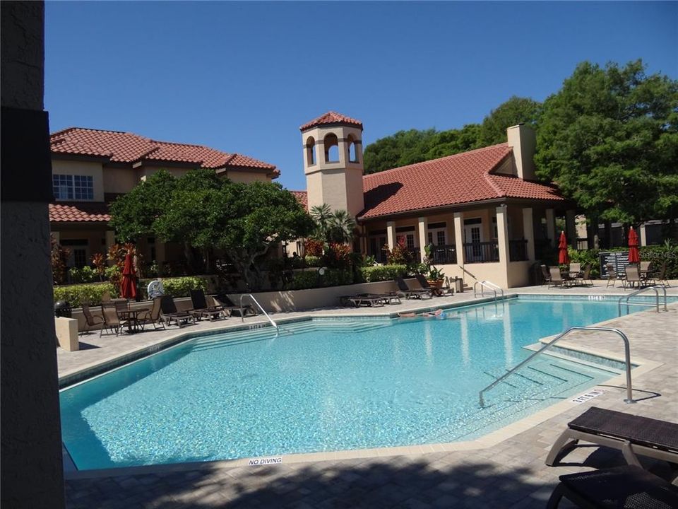 合同活跃: $1,450 (1 贝兹, 1 浴室, 713 平方英尺)