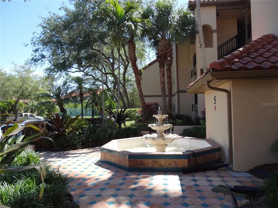 合同活跃: $1,450 (1 贝兹, 1 浴室, 713 平方英尺)