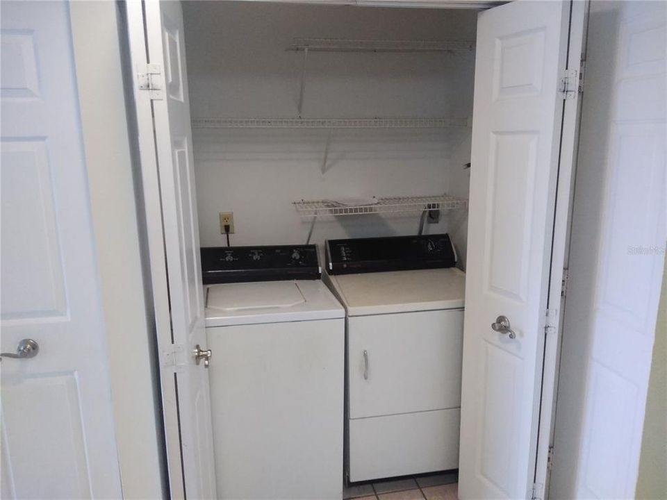 合同活跃: $1,450 (1 贝兹, 1 浴室, 713 平方英尺)