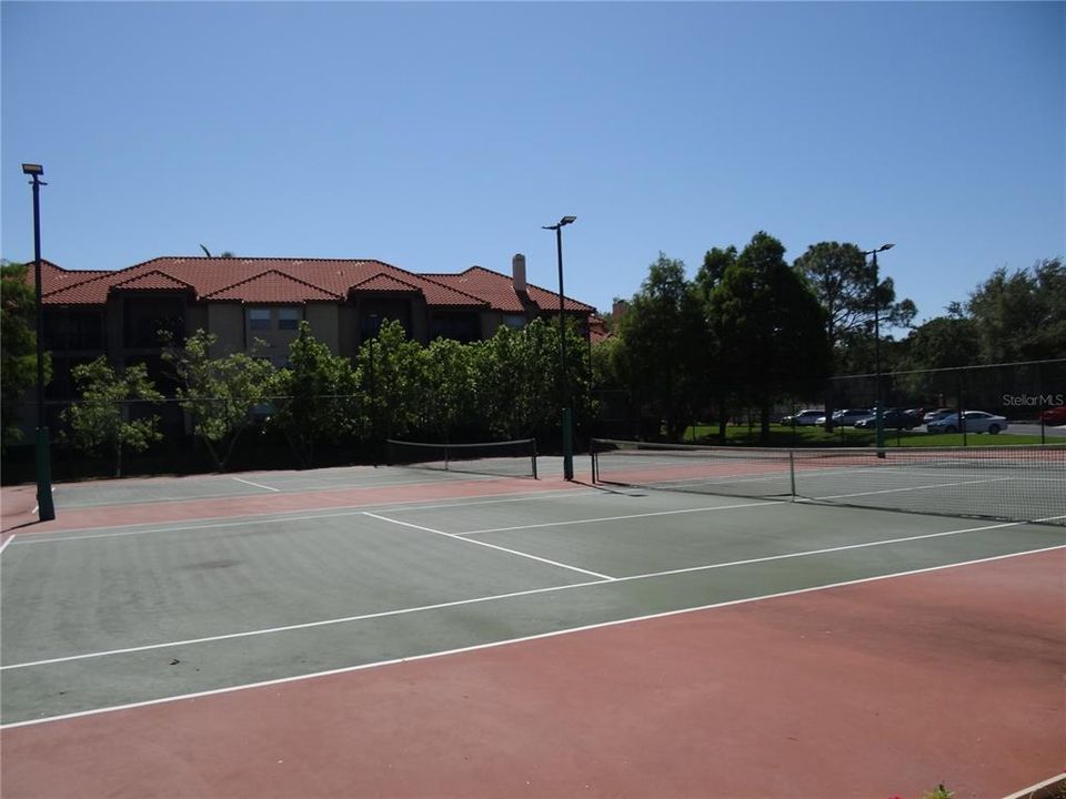 合同活跃: $1,450 (1 贝兹, 1 浴室, 713 平方英尺)