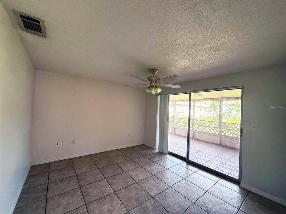 For Rent: $2,300 (3 beds, 2 baths, 1393 Square Feet)