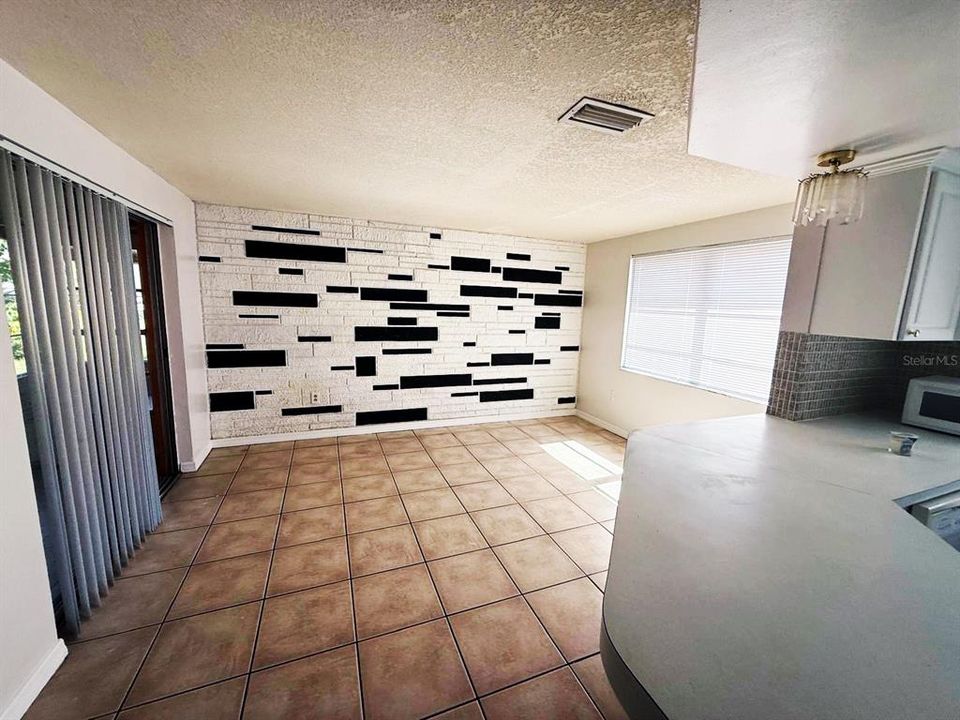 For Rent: $2,300 (3 beds, 2 baths, 1393 Square Feet)