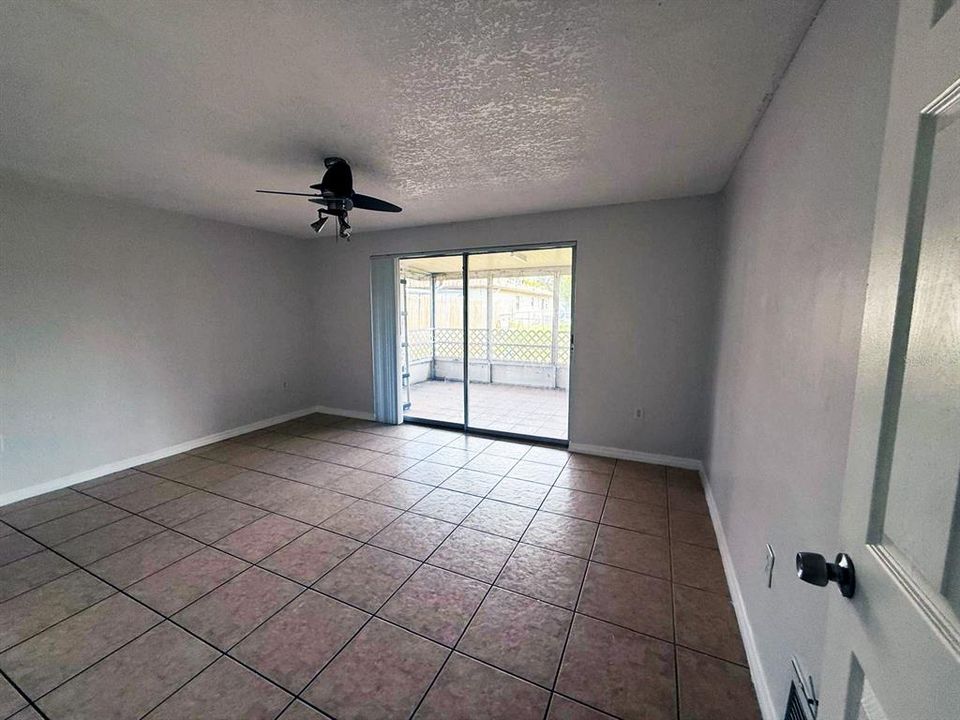 For Rent: $2,300 (3 beds, 2 baths, 1393 Square Feet)