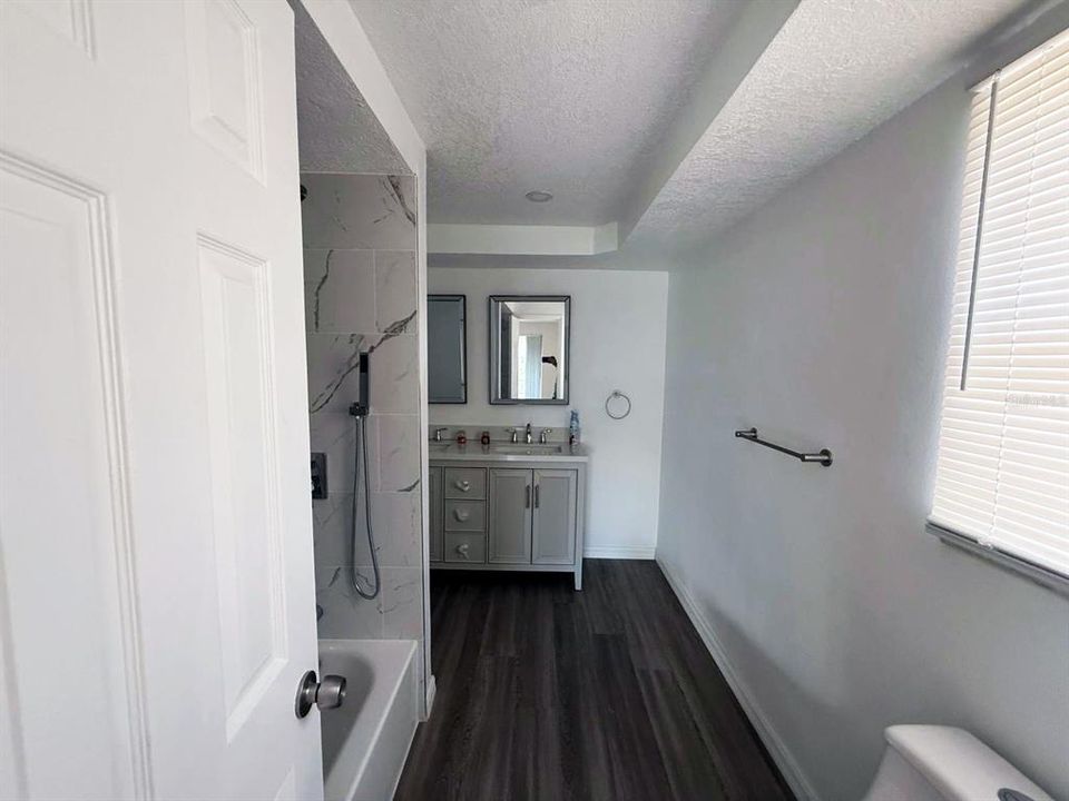 For Rent: $2,300 (3 beds, 2 baths, 1393 Square Feet)