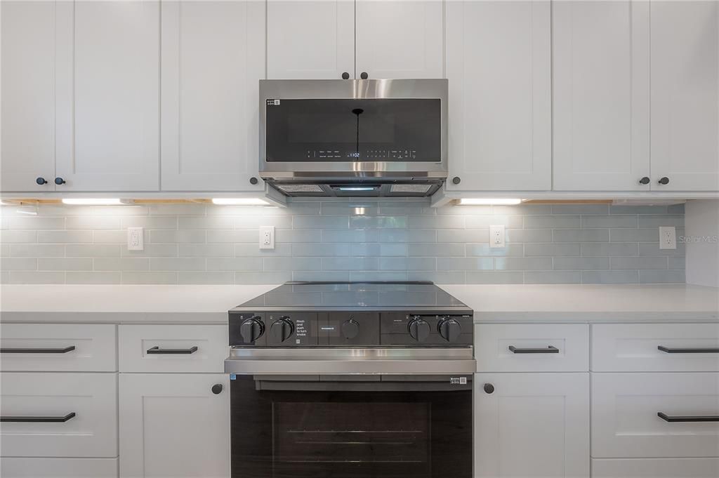 For Sale: $865,000 (4 beds, 3 baths, 2585 Square Feet)