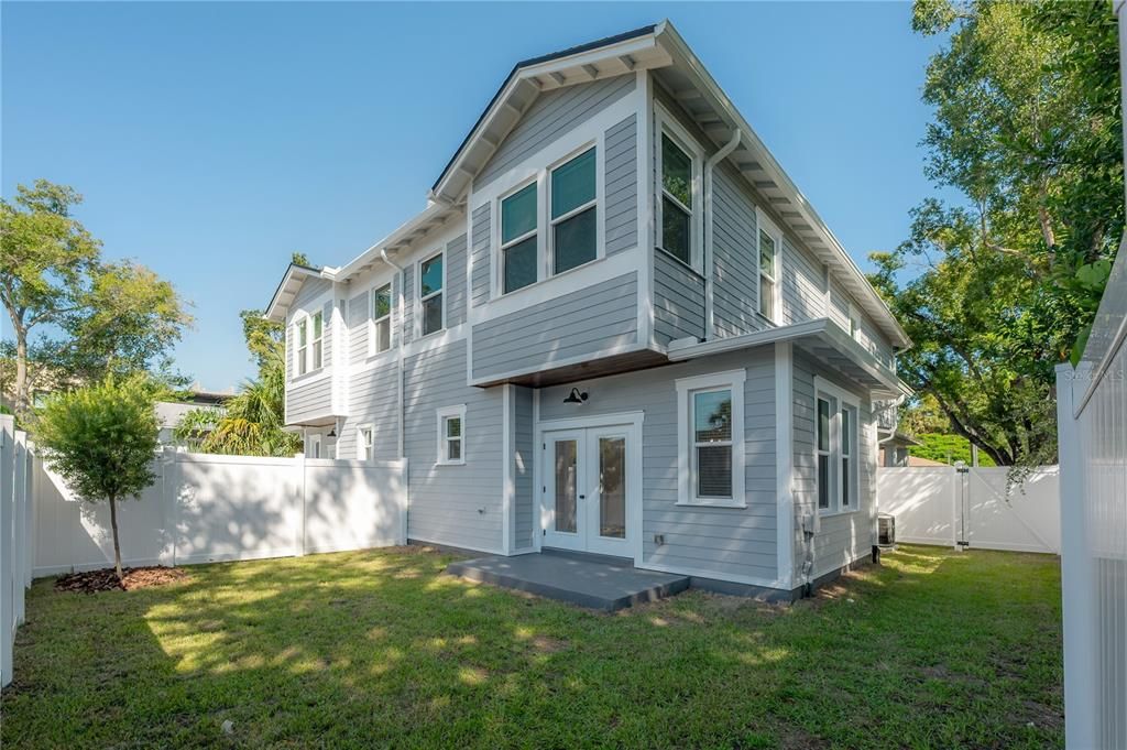 For Sale: $865,000 (4 beds, 3 baths, 2585 Square Feet)