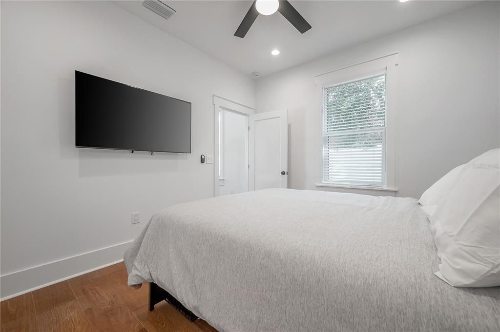 For Sale: $865,000 (4 beds, 3 baths, 2585 Square Feet)