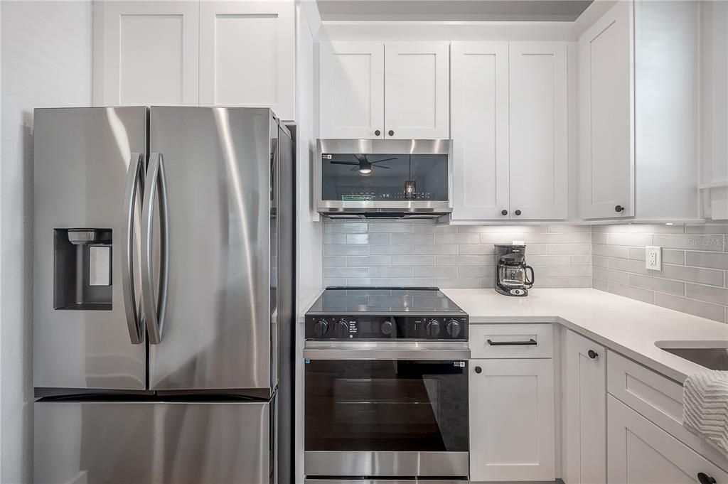 For Sale: $865,000 (4 beds, 3 baths, 2585 Square Feet)