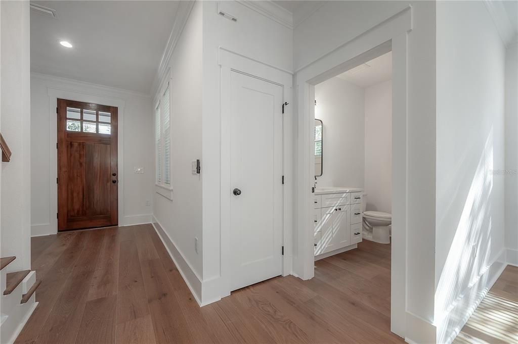 For Sale: $865,000 (4 beds, 3 baths, 2585 Square Feet)