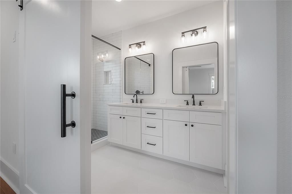 For Sale: $865,000 (4 beds, 3 baths, 2585 Square Feet)