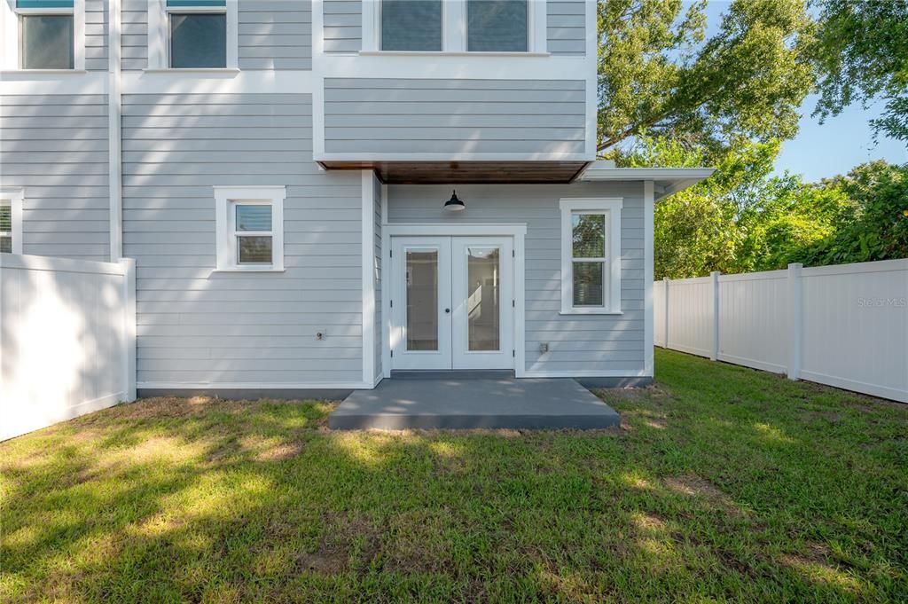 For Sale: $865,000 (4 beds, 3 baths, 2585 Square Feet)