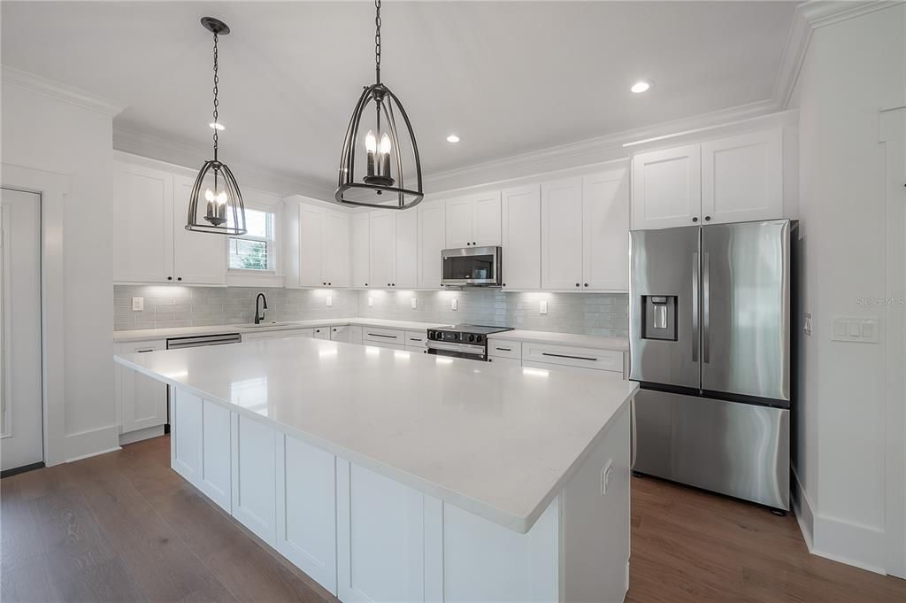 For Sale: $865,000 (4 beds, 3 baths, 2585 Square Feet)