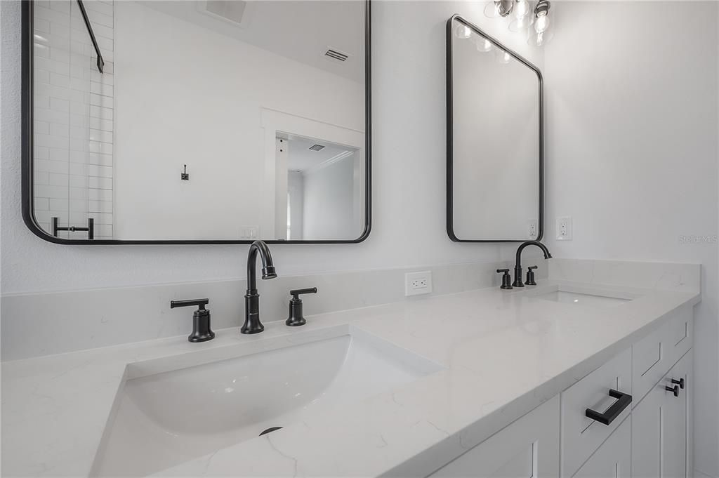 For Sale: $865,000 (4 beds, 3 baths, 2585 Square Feet)