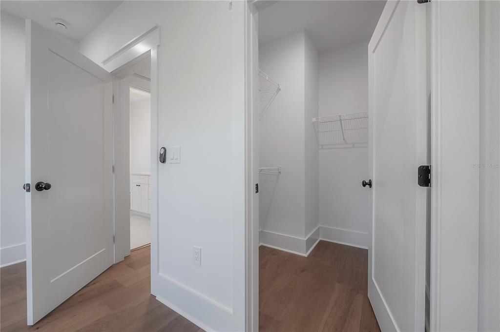 For Sale: $865,000 (4 beds, 3 baths, 2585 Square Feet)