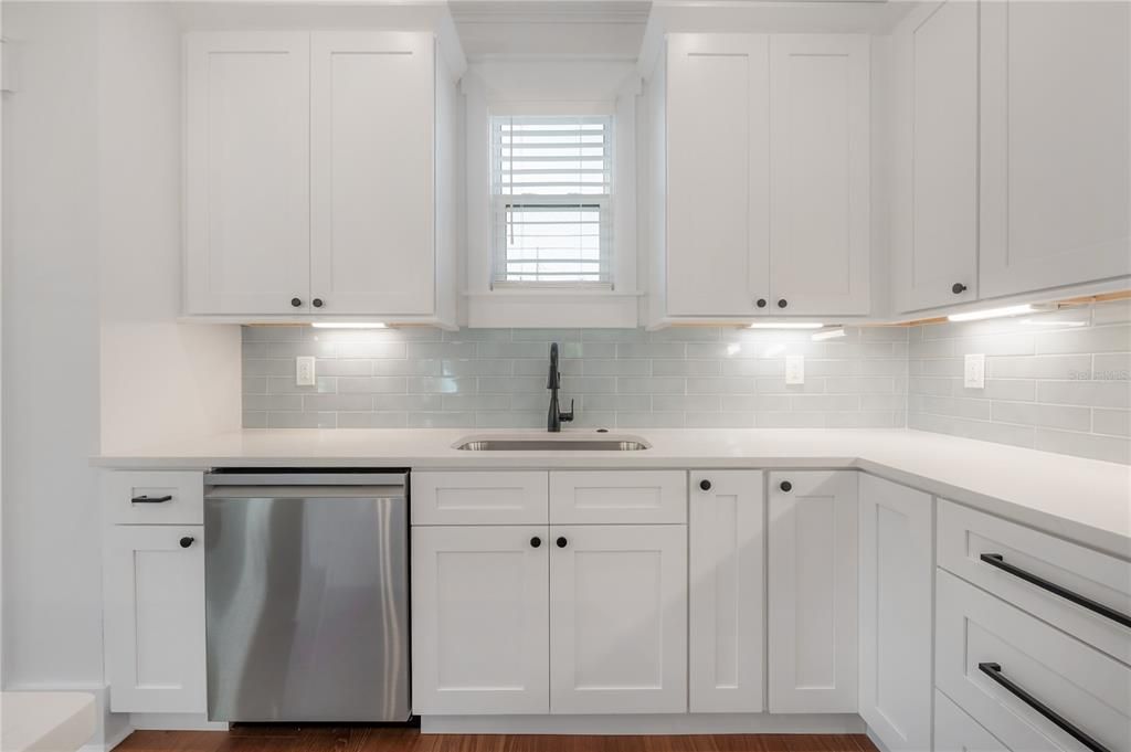 For Sale: $865,000 (4 beds, 3 baths, 2585 Square Feet)