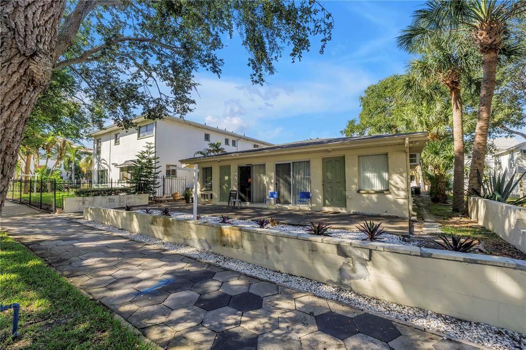 For Sale: $961,000 (5 beds, 0 baths, 2556 Square Feet)