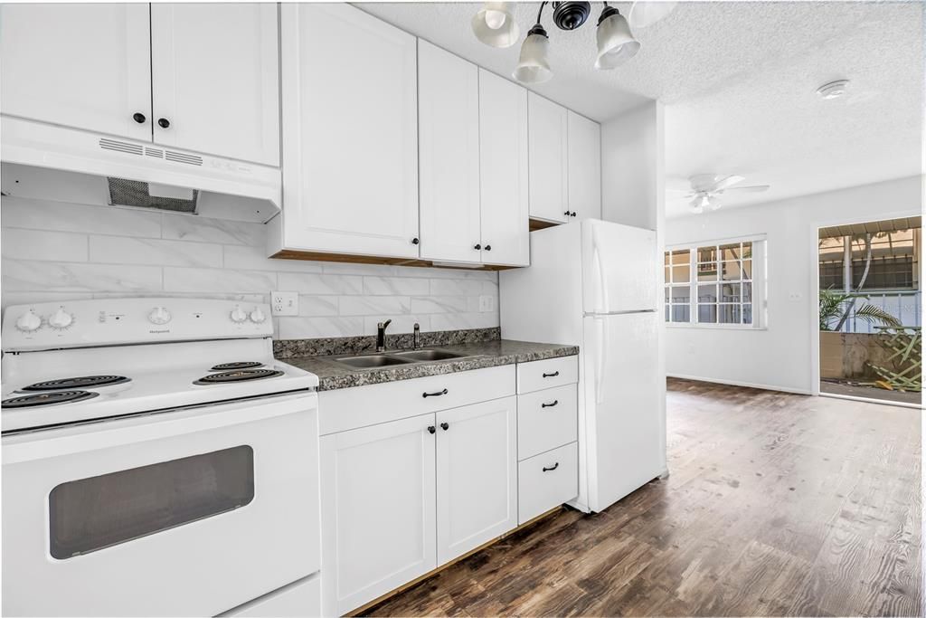 For Sale: $961,000 (5 beds, 0 baths, 2556 Square Feet)